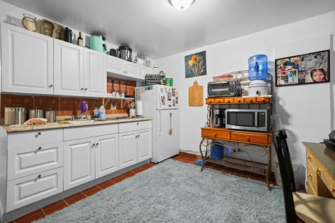Commercial property in Fort Lauderdale, Florida 213.4 sq.m. № 2147123 - photo 25