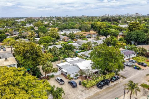 Commercial property in Fort Lauderdale, Florida 213.4 sq.m. № 2147123 - photo 10