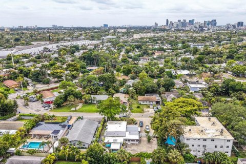 Commercial property in Fort Lauderdale, Florida 213.4 sq.m. № 2147123 - photo 7