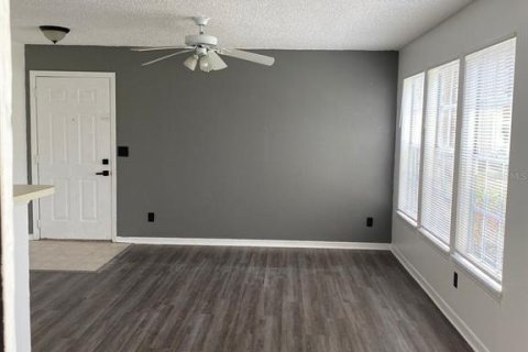 Condominio en alquiler en Orlando, Florida, 2 dormitorios, 77.02 m2 № 1829166 - foto 13