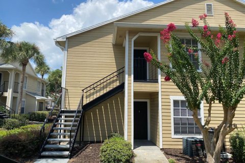 Condominio en alquiler en Orlando, Florida, 2 dormitorios, 77.02 m2 № 1829166 - foto 1