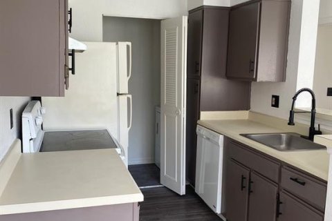 Condominio en alquiler en Orlando, Florida, 2 dormitorios, 77.02 m2 № 1829166 - foto 15