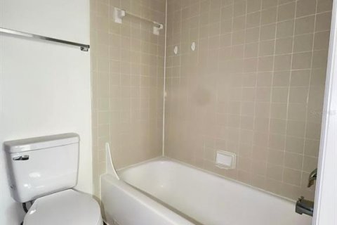 Condominio en alquiler en Orlando, Florida, 2 dormitorios, 77.02 m2 № 1829166 - foto 25