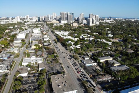 Propiedad comercial en venta en Fort Lauderdale, Florida № 2145956 - foto 15