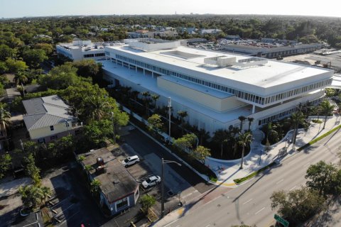 Propiedad comercial en venta en Fort Lauderdale, Florida № 2145956 - foto 2