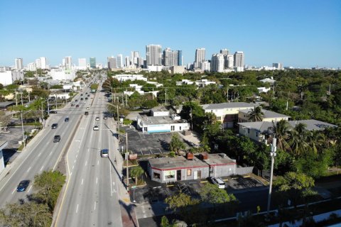Propiedad comercial en venta en Fort Lauderdale, Florida № 2145956 - foto 18