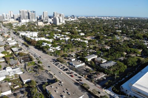 Propiedad comercial en venta en Fort Lauderdale, Florida № 2145956 - foto 14