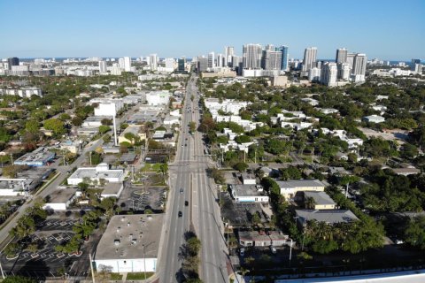 Propiedad comercial en venta en Fort Lauderdale, Florida № 2145956 - foto 16