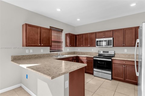 Villa ou maison à louer à Homestead, Floride: 4 chambres, 232.26 m2 № 2023933 - photo 9