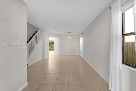 Villa ou maison à louer à Homestead, Floride: 4 chambres, 232.26 m2 № 2023933 - photo 4