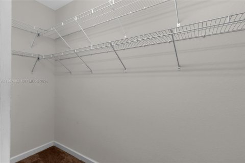 Villa ou maison à louer à Homestead, Floride: 4 chambres, 232.26 m2 № 2023933 - photo 19