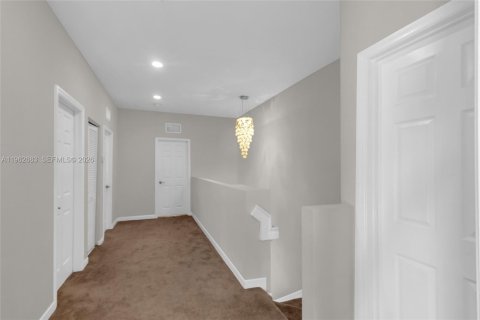 Villa ou maison à louer à Homestead, Floride: 4 chambres, 232.26 m2 № 2023933 - photo 24