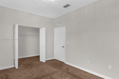 Villa ou maison à louer à Homestead, Floride: 4 chambres, 232.26 m2 № 2023933 - photo 28