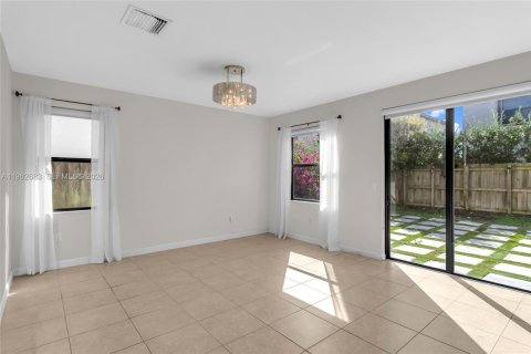 Villa ou maison à louer à Homestead, Floride: 4 chambres, 232.26 m2 № 2023933 - photo 7