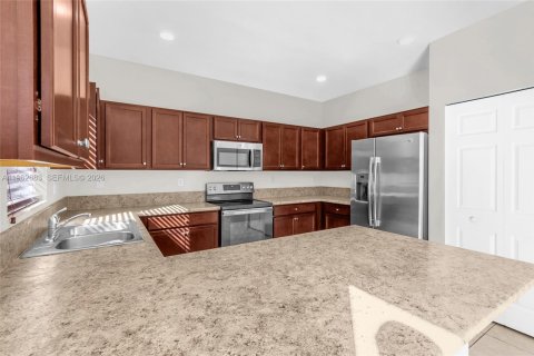 Villa ou maison à louer à Homestead, Floride: 4 chambres, 232.26 m2 № 2023933 - photo 10