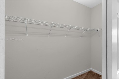 Villa ou maison à louer à Homestead, Floride: 4 chambres, 232.26 m2 № 2023933 - photo 18