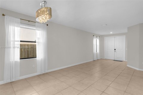 Villa ou maison à louer à Homestead, Floride: 4 chambres, 232.26 m2 № 2023933 - photo 6