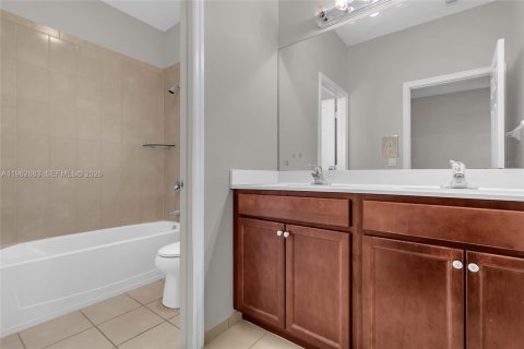 Villa ou maison à louer à Homestead, Floride: 4 chambres, 232.26 m2 № 2023933 - photo 25