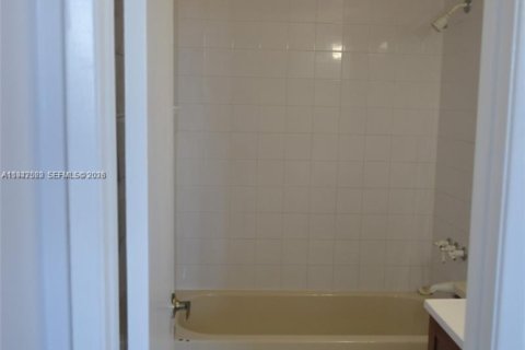 Condominio en venta en Miami, Florida, 2 dormitorios, 94.2 m2 № 1999981 - foto 15