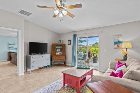 House in BELMONT in Ruskin, Florida 4 bedrooms, 171.03 sq.m. № 1520475 - photo 24