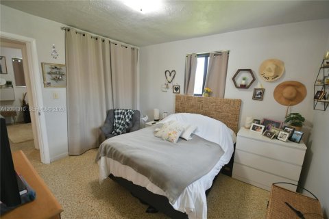 House in Miami, Florida 3 bedrooms, 138.98 sq.m. № 2087168 - photo 26