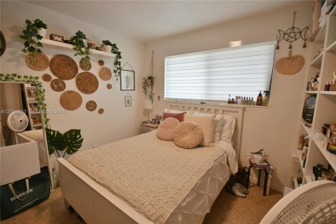 House in Miami, Florida 3 bedrooms, 138.98 sq.m. № 2087168 - photo 22