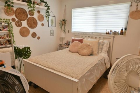 House in Miami, Florida 3 bedrooms, 138.98 sq.m. № 2087168 - photo 21