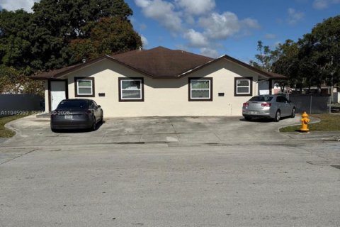 Propiedad comercial en venta en Miami, Florida, 231.51 m2 № 2002207 - foto 12