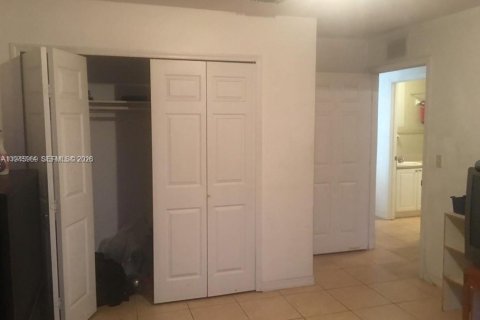 Propiedad comercial en venta en Miami, Florida, 231.51 m2 № 2002207 - foto 14