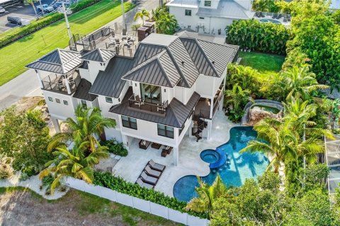 Купить виллу или дом в Сарасота, Флорида 3 комнаты, 421.59м2, № 1554285 - фото 3