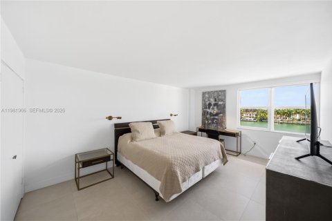 Condo in Miami Beach, Florida, 2 bedrooms  № 2043205 - photo 20