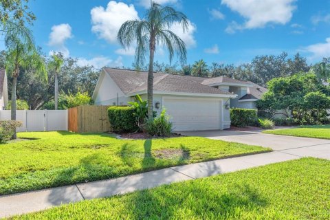 Villa ou maison à louer à Valrico, Floride: 4 chambres, 242.29 m2 № 2387602 - photo 2