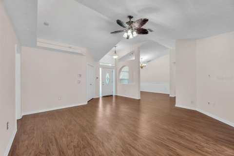Villa ou maison à louer à Valrico, Floride: 4 chambres, 242.29 m2 № 2387602 - photo 7