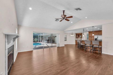 Villa ou maison à louer à Valrico, Floride: 4 chambres, 242.29 m2 № 2387602 - photo 18