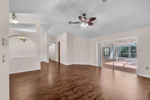 Villa ou maison à louer à Valrico, Floride: 4 chambres, 242.29 m2 № 2387602 - photo 8