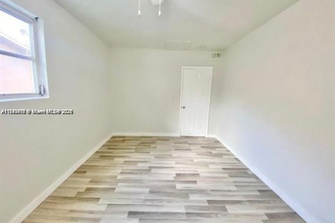 House in Sunrise, Florida 2 bedrooms, 89.37 sq.m. № 2035242 - photo 16