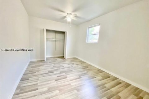 House in Sunrise, Florida 2 bedrooms, 89.37 sq.m. № 2035242 - photo 14