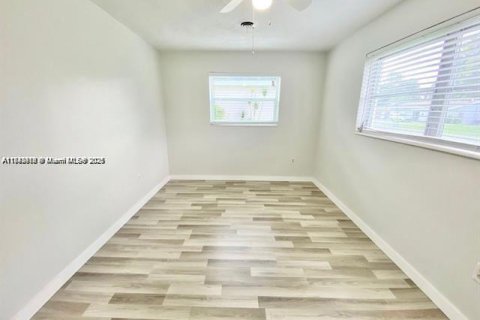 House in Sunrise, Florida 2 bedrooms, 89.37 sq.m. № 2035242 - photo 12