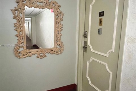 Copropriété à vendre à Pembroke Pines, Floride: 2 chambres, 104.05 m2 № 1971962 - photo 4