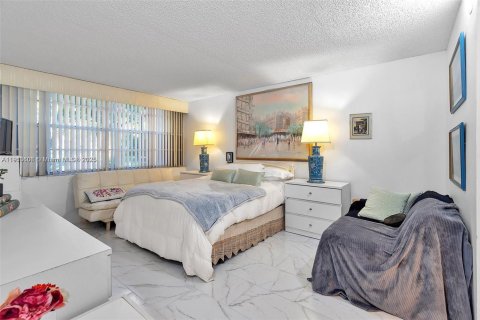 Copropriété à vendre à Pembroke Pines, Floride: 2 chambres, 104.05 m2 № 1971962 - photo 15