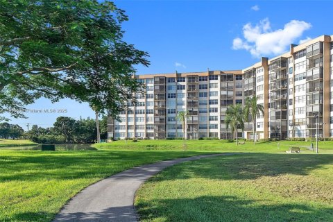 Copropriété à vendre à Pembroke Pines, Floride: 2 chambres, 104.05 m2 № 1971962 - photo 30