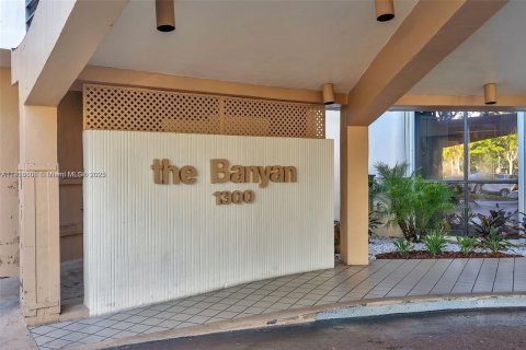 Copropriété à vendre à Pembroke Pines, Floride: 2 chambres, 104.05 m2 № 1971962 - photo 2