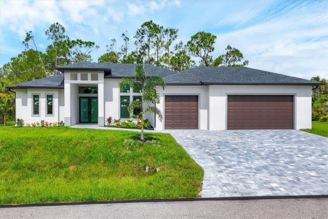 Casa en venta en North Port, Florida, 4 dormitorios, 209.96 m2 № 1838072 - foto 1