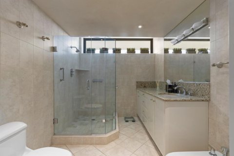 Condo in Palm Beach, Florida, 3 bedrooms  № 2400001 - photo 14