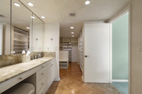 Condo in Palm Beach, Florida, 3 bedrooms  № 2400001 - photo 13