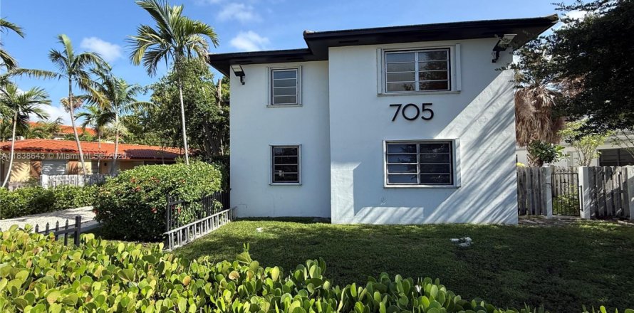 Villa ou maison à Miami Shores, Floride 3 chambres, 134.71 m2 № 1826022