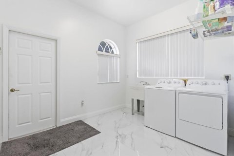 House in Hernando, Florida 3 bedrooms, 379.23 sq.m. № 2356419 - photo 13