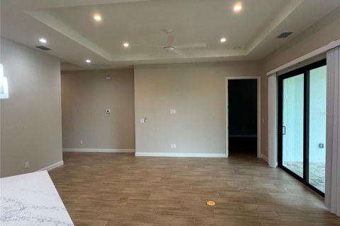 Villa ou maison à louer à Punta Gorda, Floride: 3 chambres, 143.63 m2 № 2423772 - photo 6