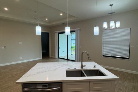 Villa ou maison à louer à Punta Gorda, Floride: 3 chambres, 143.63 m2 № 2423772 - photo 4