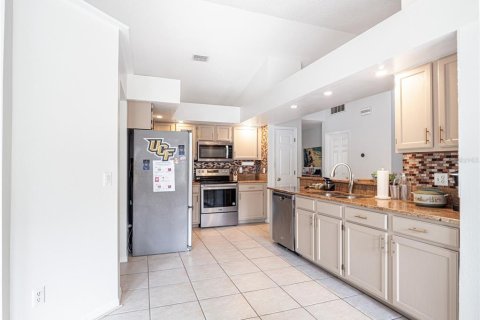 Villa ou maison à vendre à Altamonte Springs, Floride: 4 chambres, 207.92 m2 № 2142865 - photo 10